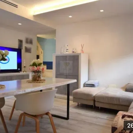 White Terrace Apartment *